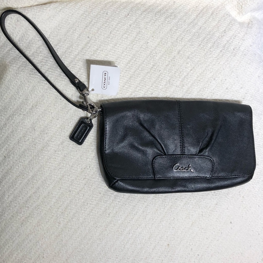 🆕 Coach leather wristlet NWT - Picture 2 of 3